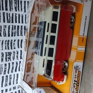 Jada Big time kustoms 1962 Volkswagen bus (Kombi) 1.24 die cast